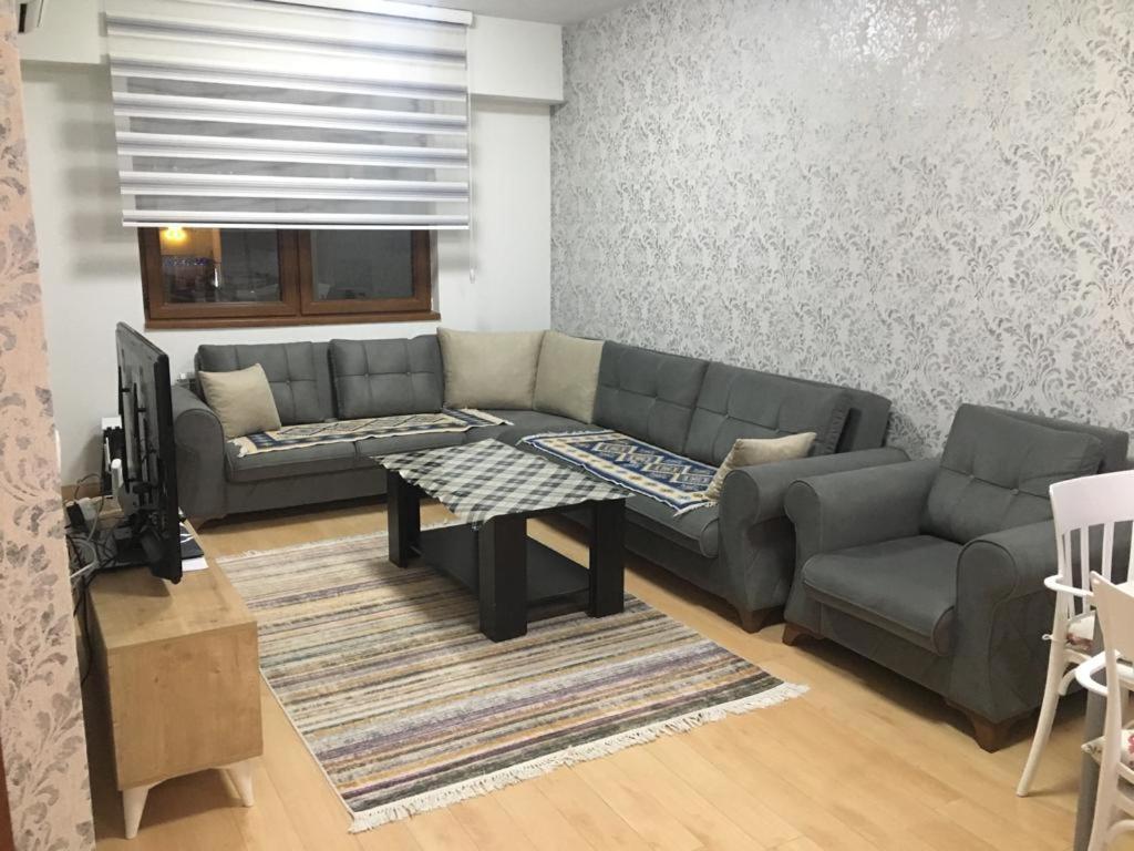 Two Rooms And Kitchen, Bathroom With Balcony Apartment Skopje Exterior photo
