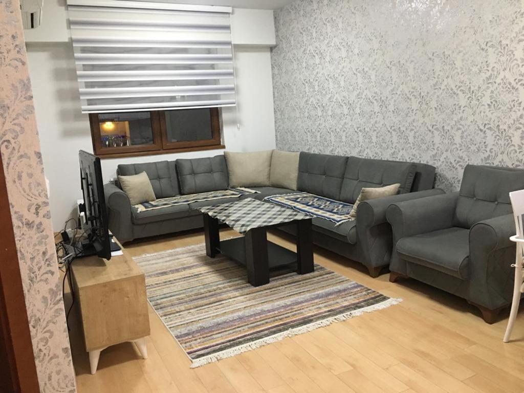 Two Rooms And Kitchen, Bathroom With Balcony Apartment Skopje Exterior photo