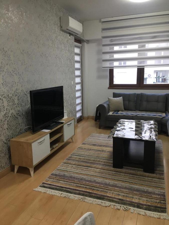 Two Rooms And Kitchen, Bathroom With Balcony Apartment Skopje Exterior photo
