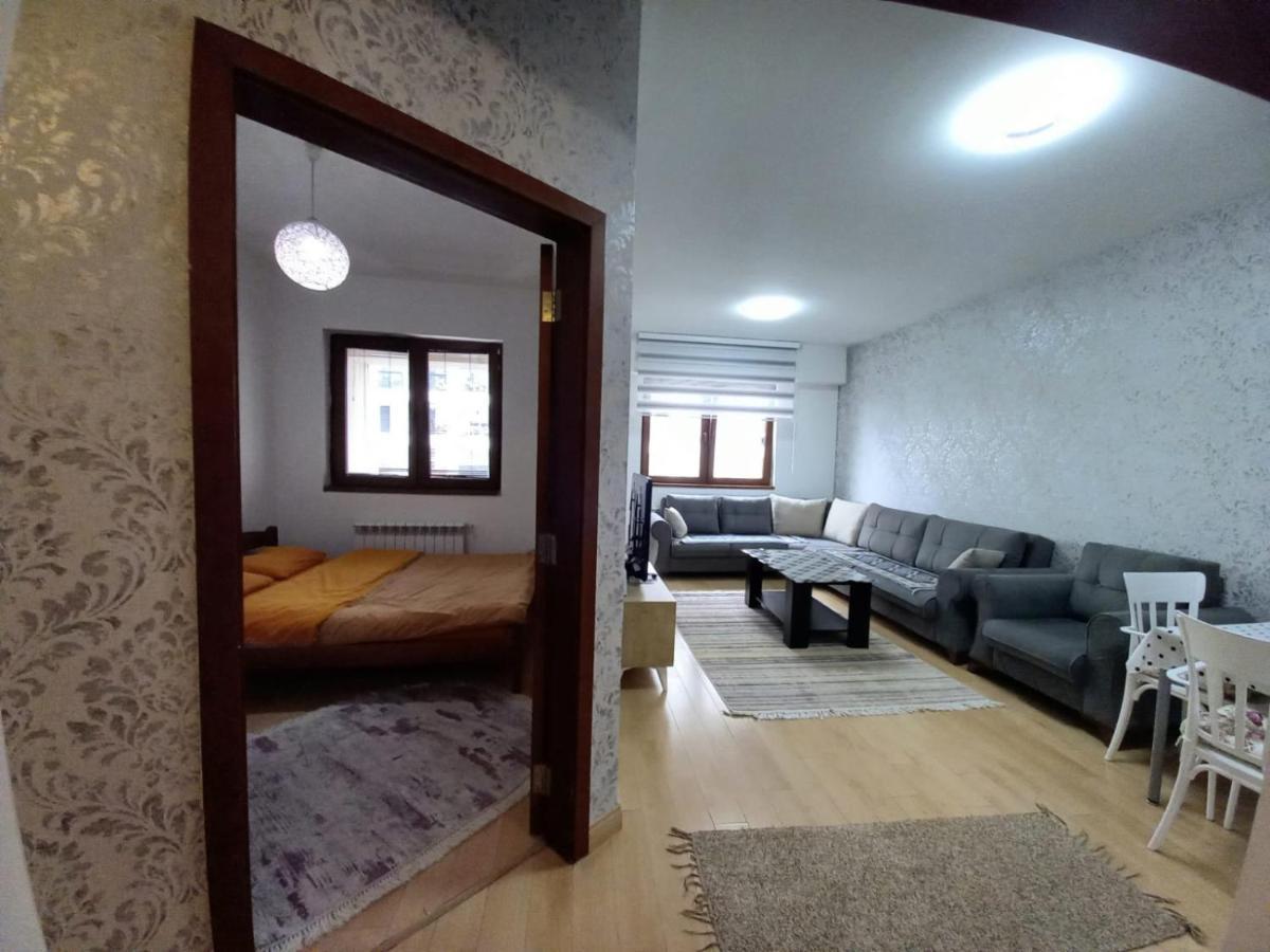 Two Rooms And Kitchen, Bathroom With Balcony Apartment Skopje Exterior photo
