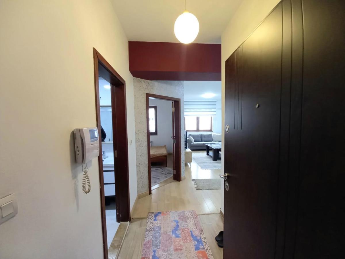 Two Rooms And Kitchen, Bathroom With Balcony Apartment Skopje Exterior photo